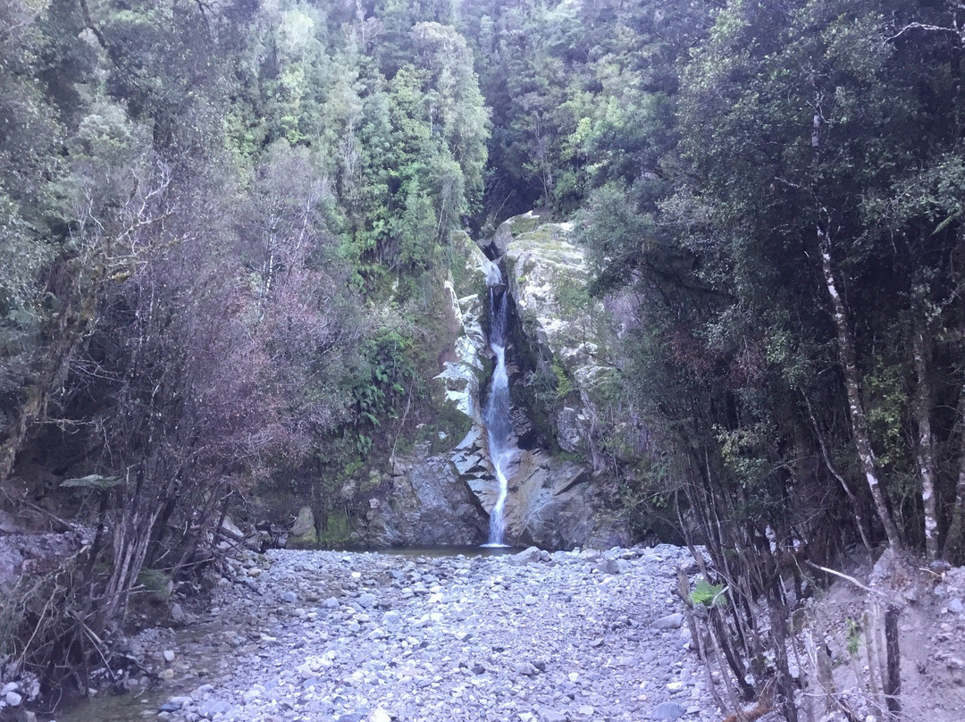 Dorothy Falls-霍基蒂卡必去景点