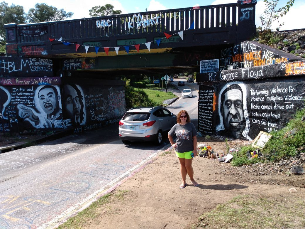 The Graffiti Bridge景点图片