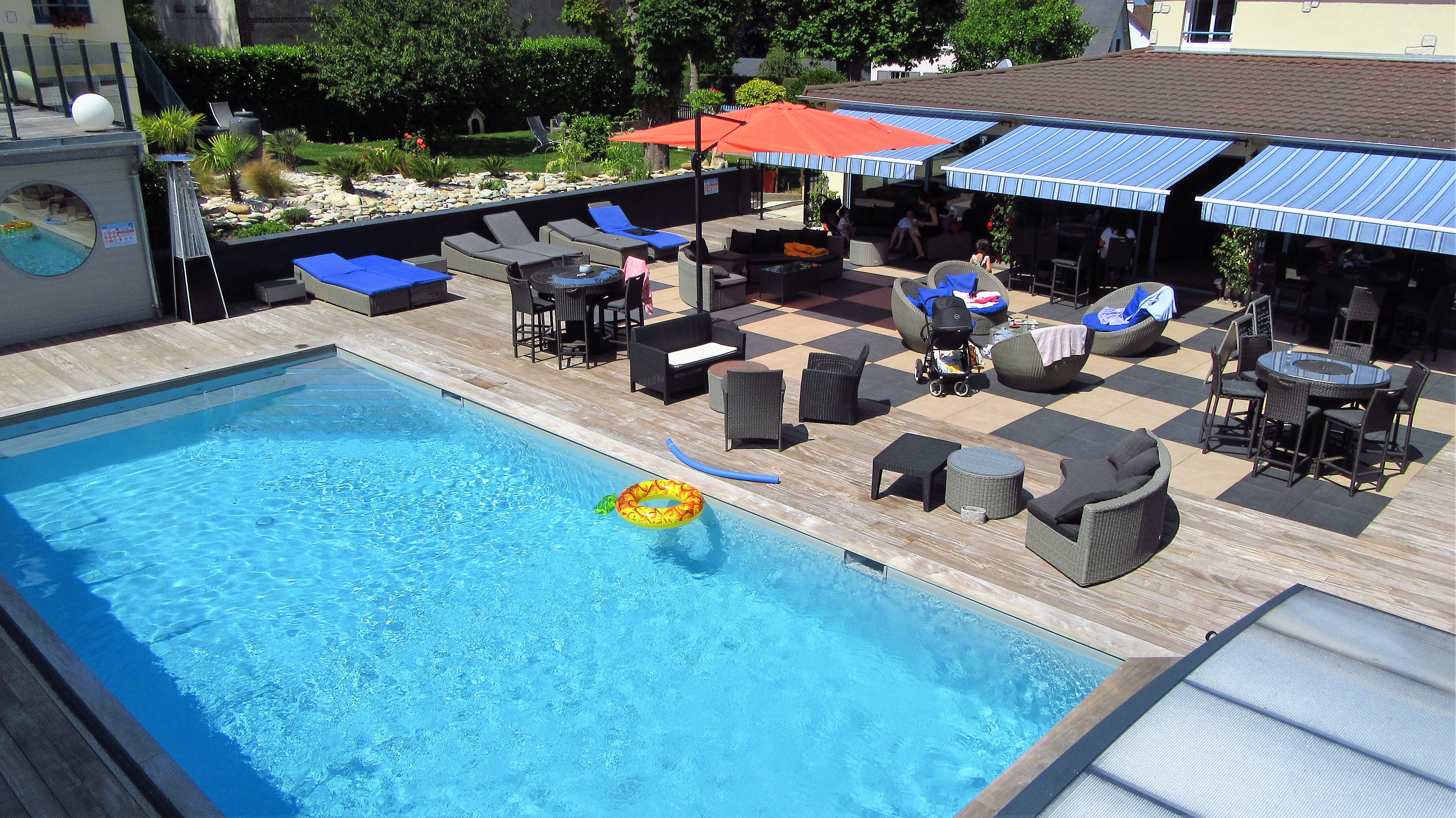Hotel la Piscine-泳池