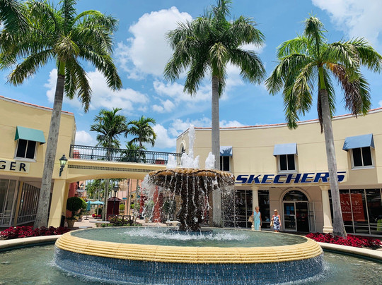 Miromar Outlets-埃斯特罗必去景点