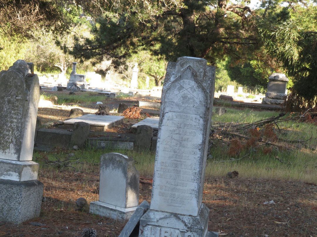 Mount St. Joseph cemetery景点图片