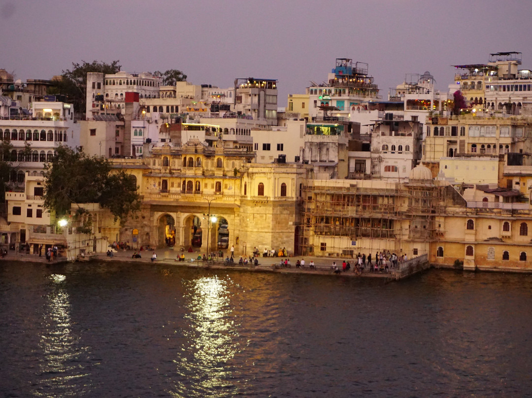 皮丘拉湖酒店主图