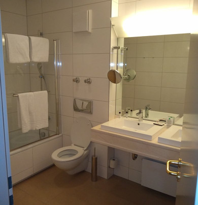 杜塞尔多夫 - 拉廷根瑞拉克萨酒店机场店主图