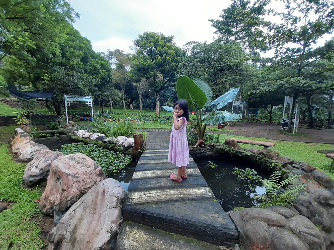 Grand Whiz Hotel Trawas Mojokerto主图