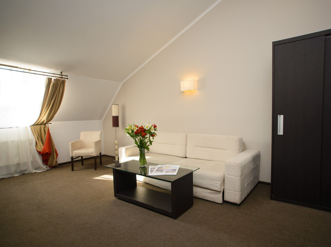 Optima Collection Kharkiv主图