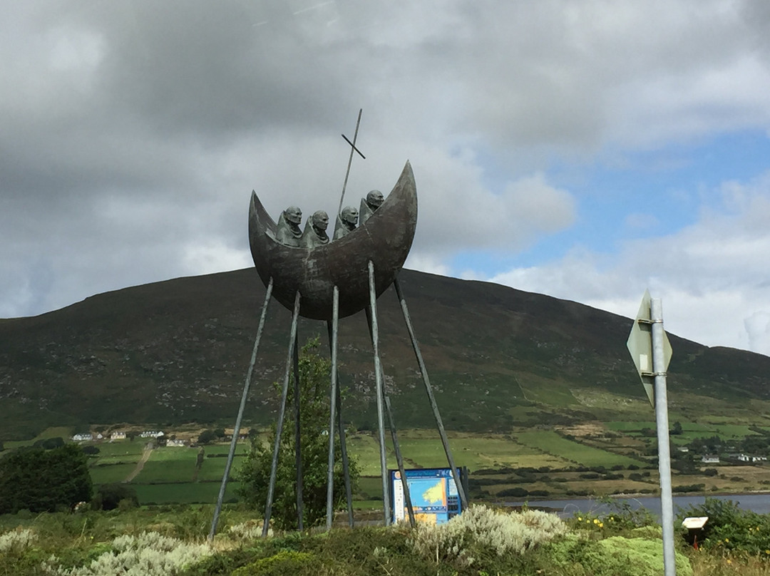 Skellig Monks Sculpture-Cahersiveen必去景点