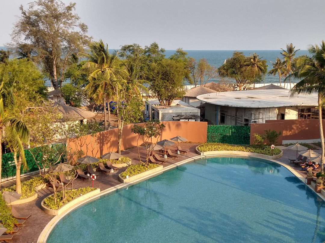 丽晶查安海滩假日酒店主图