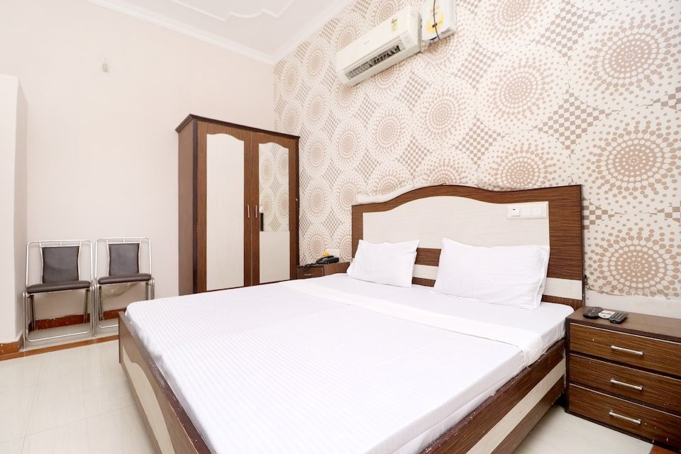 Hotel Vivek Plaza主图