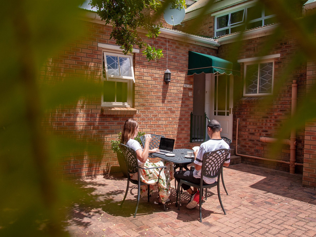 Rustic Manor Bed and Breakfast in Tokai主图