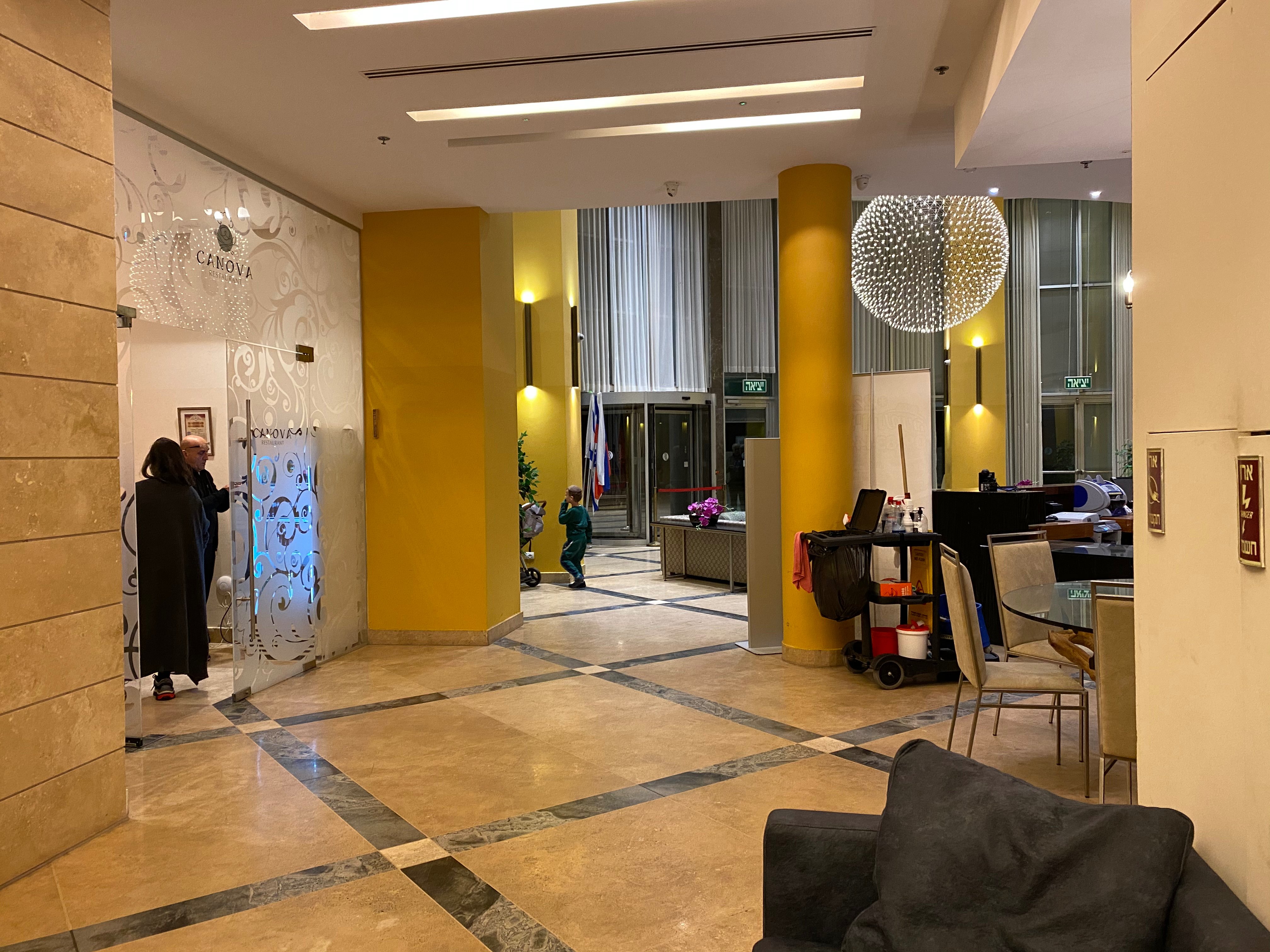 Ramada Hotel & Suites by Wyndham Netanya-浴室