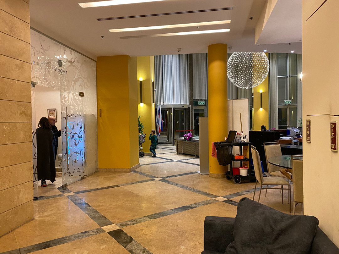 Ramada Hotel & Suites by Wyndham Netanya主图