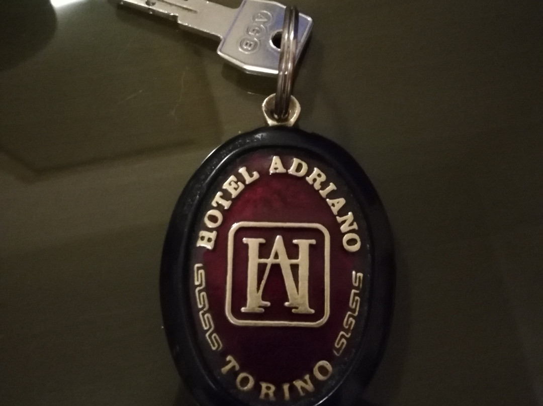 阿德里亚诺酒店主图