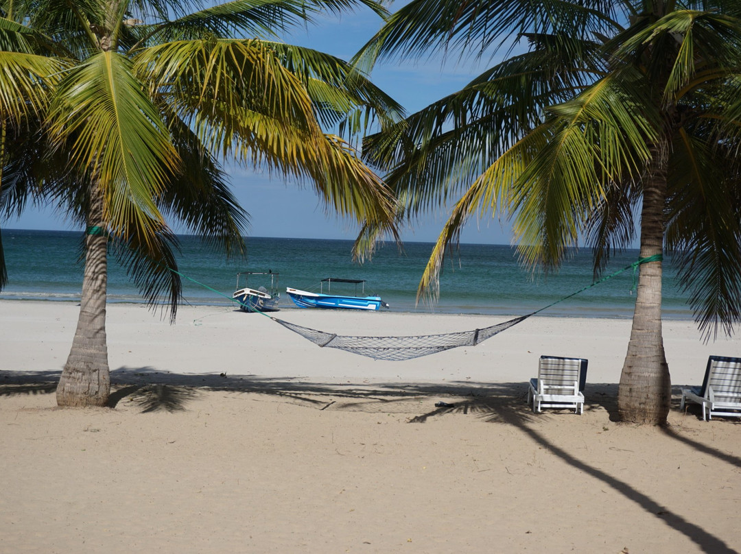 亭可马里查雅蓝光酒店主图