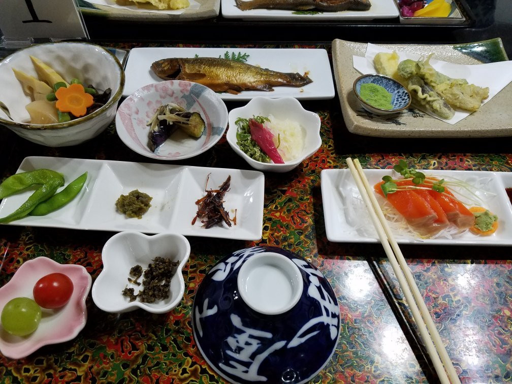 西摩萨酒店主图