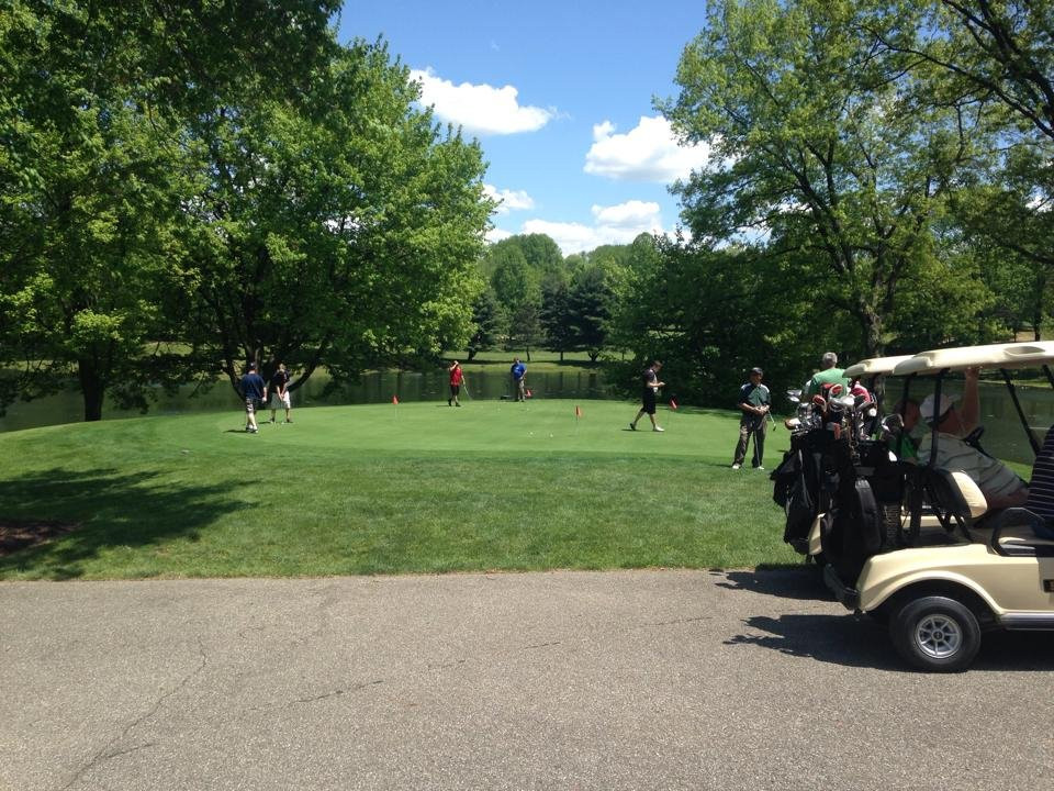 Paradise Lake Country Club