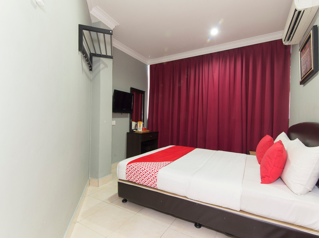 布蒂里安邦酒店主图