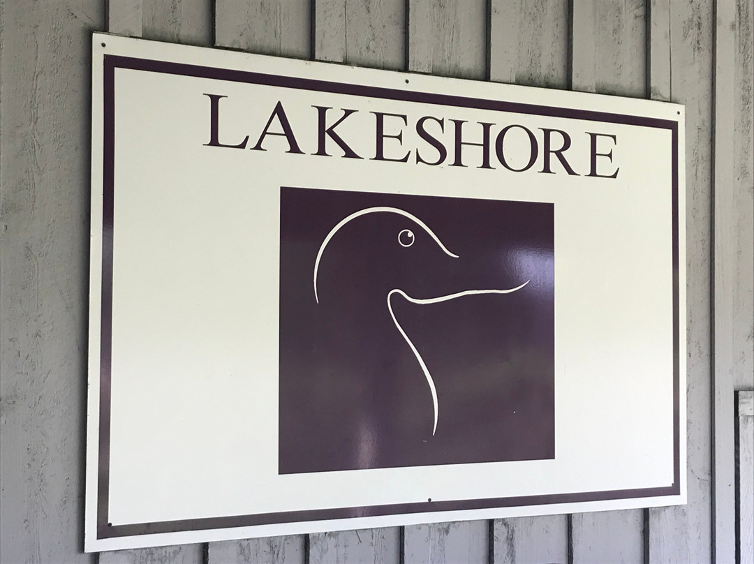 Lakeshore Winery景点图片