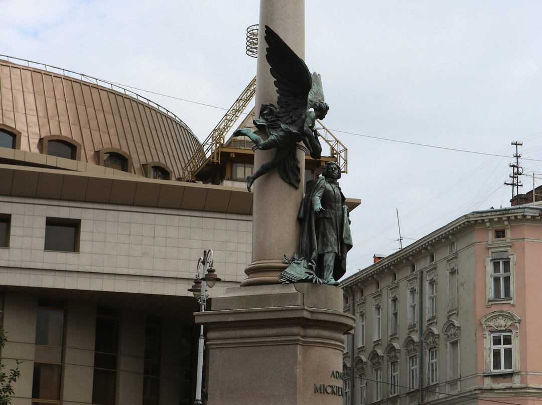 Adam Mickiewicz Monument-利沃夫必去景点