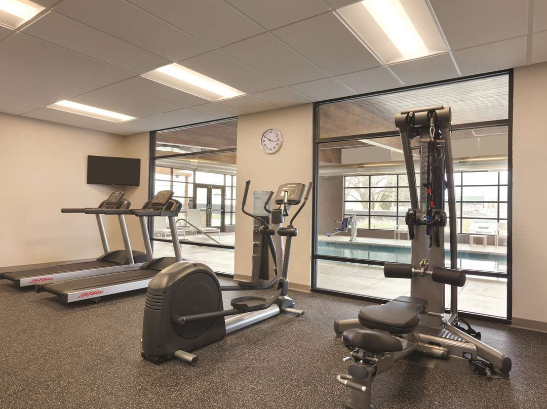 Country Inn & Suites by Radisson, Lawrence, KS主图