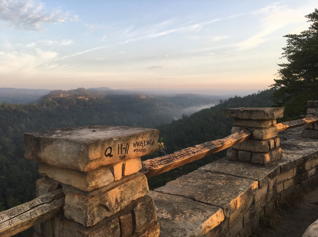 Campton Parkway Inn主图