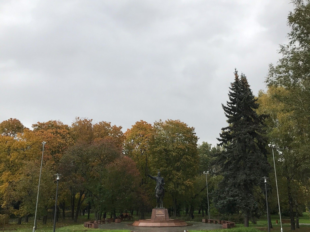 Monument to Manas Velikodushny景点图片