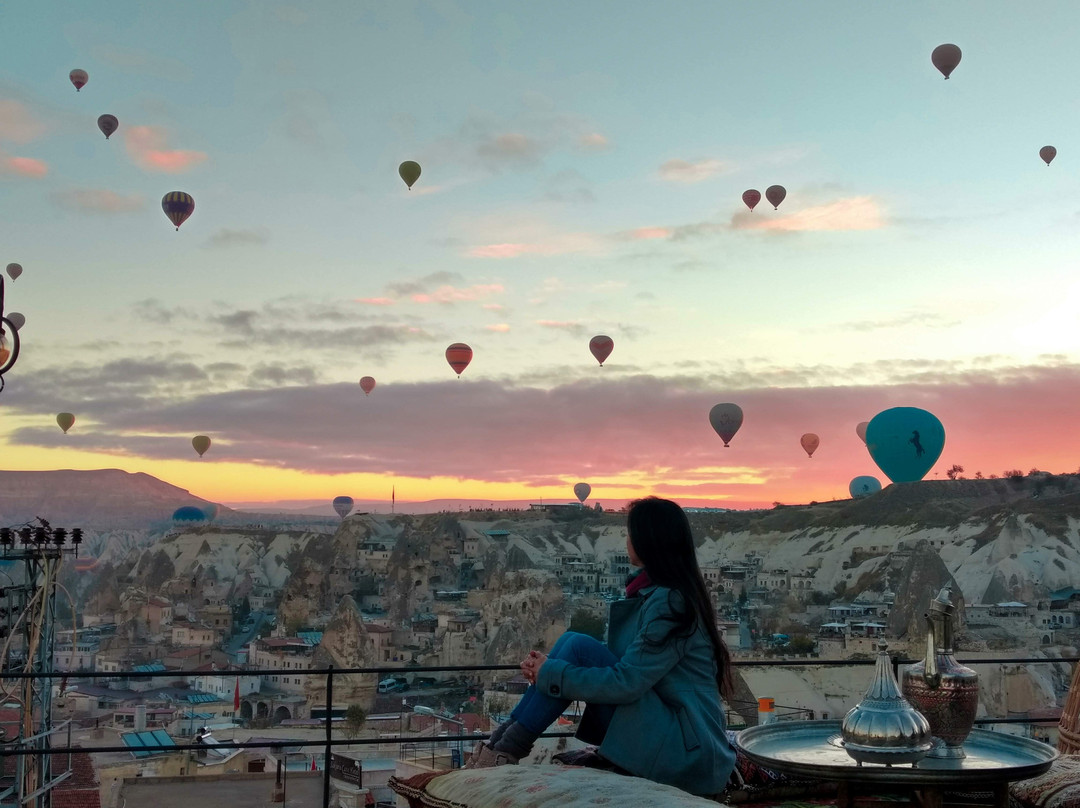 迪万岩洞酒店主图