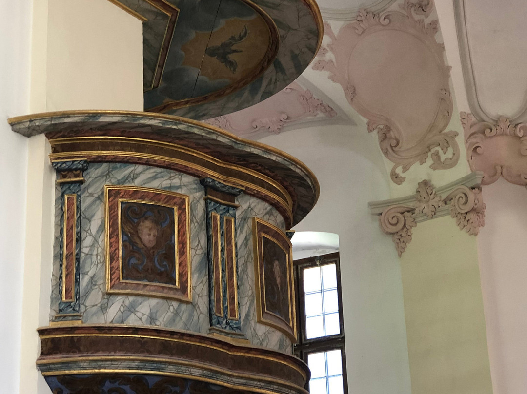 St. Bartholomew's Church景点图片