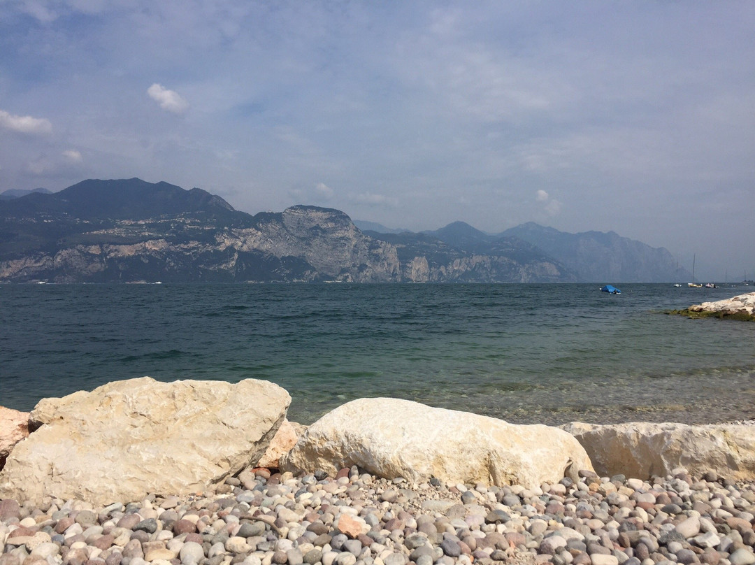 Spiaggia Castelletto di Brenzone景点图片