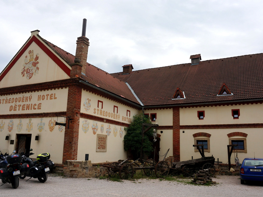 Stredoveky Hotel