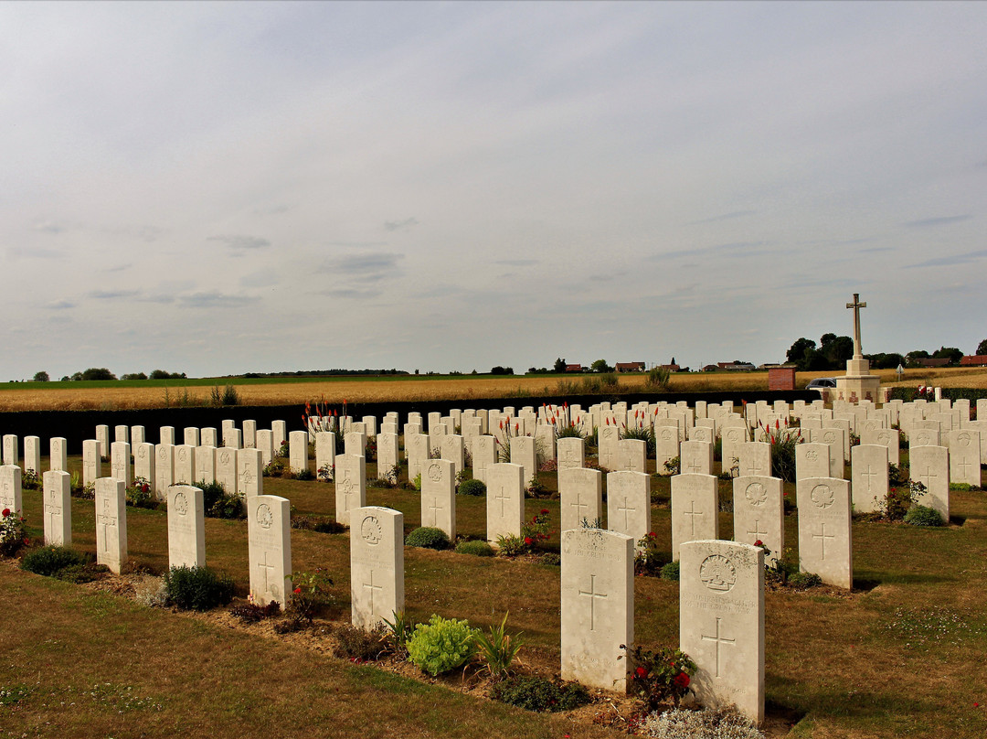 Longueval Road Cemetery景点图片