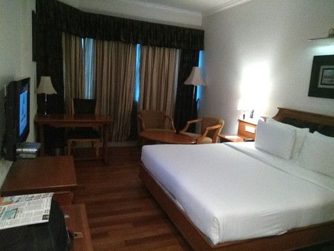 SP辉煌岁月酒店主图