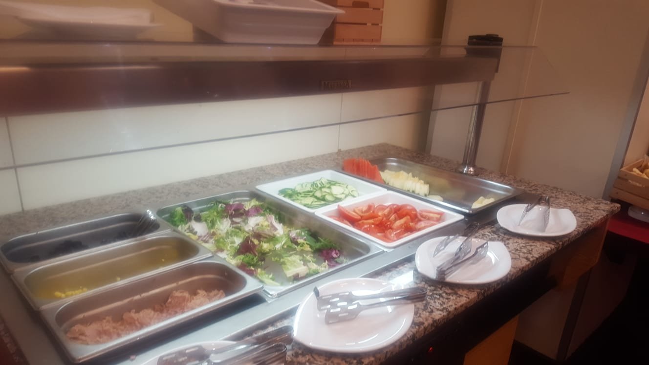 巴塞罗拉南科尔内亚钟楼酒店-餐饮