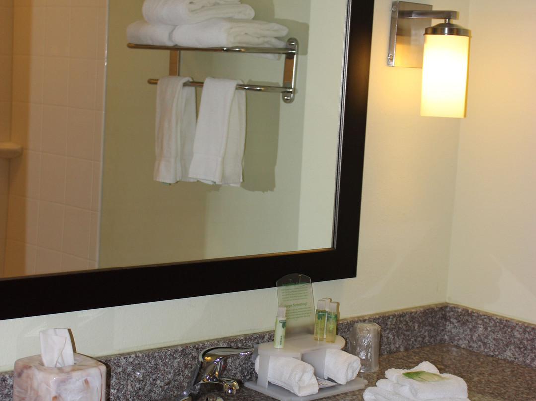 Holiday Inn Express & Suites Lebanon By IHG主图