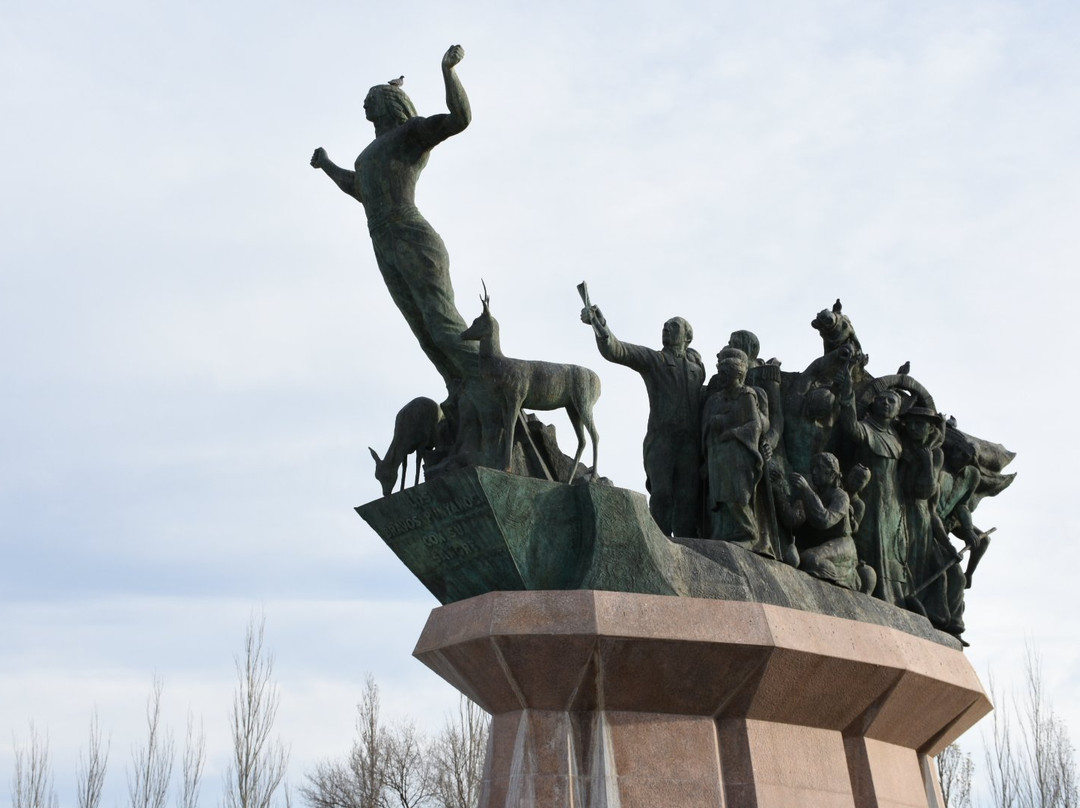 Pueblo Puntano Monument of Independence景点图片