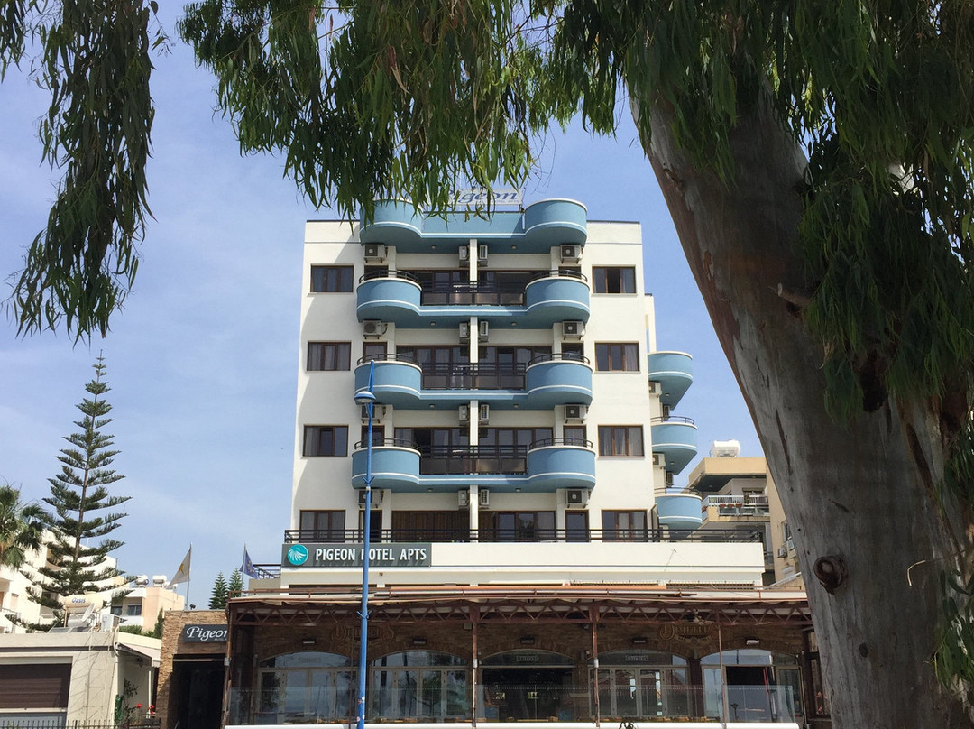 Pigeon Beach Hotel Apartments主图