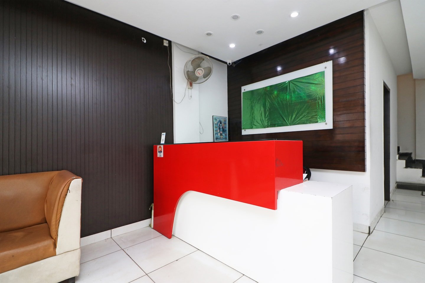 OYO Townhouse 898 Hotel Alpine-官方