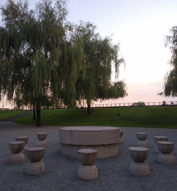Table of Silence景点图片
