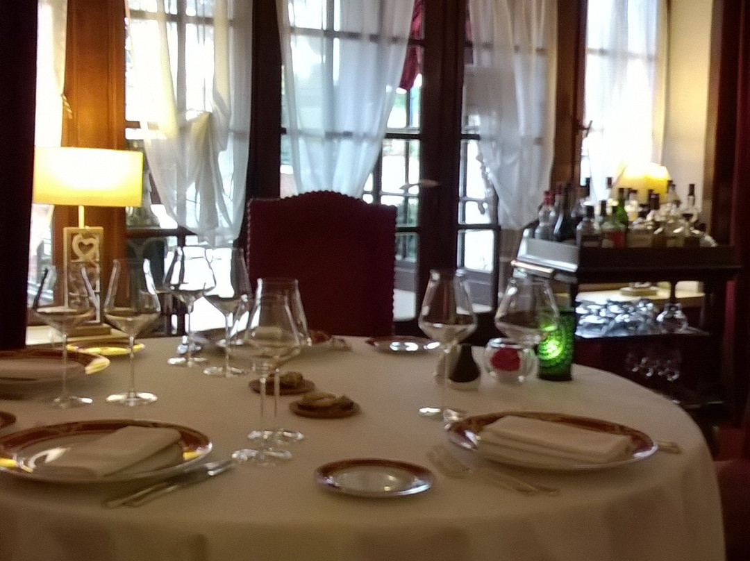 Logis Hostellerie du Grand Sully主图