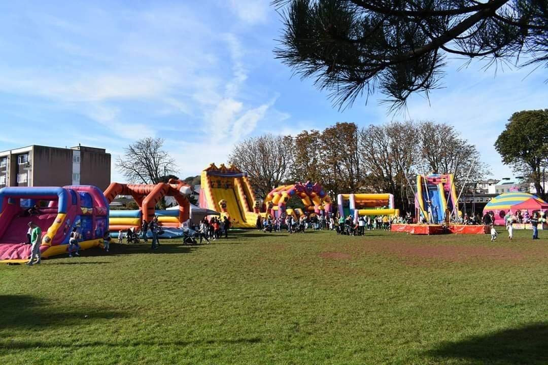 South West’s Inflatable Theme Park-普利茅斯必去景点