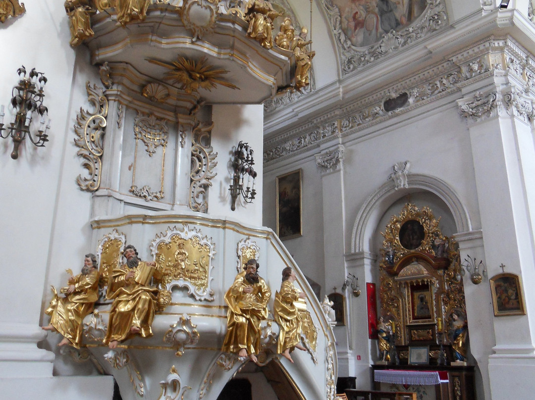 The Parish Church of St Mary and All Saints-切斯特菲尔德必去景点