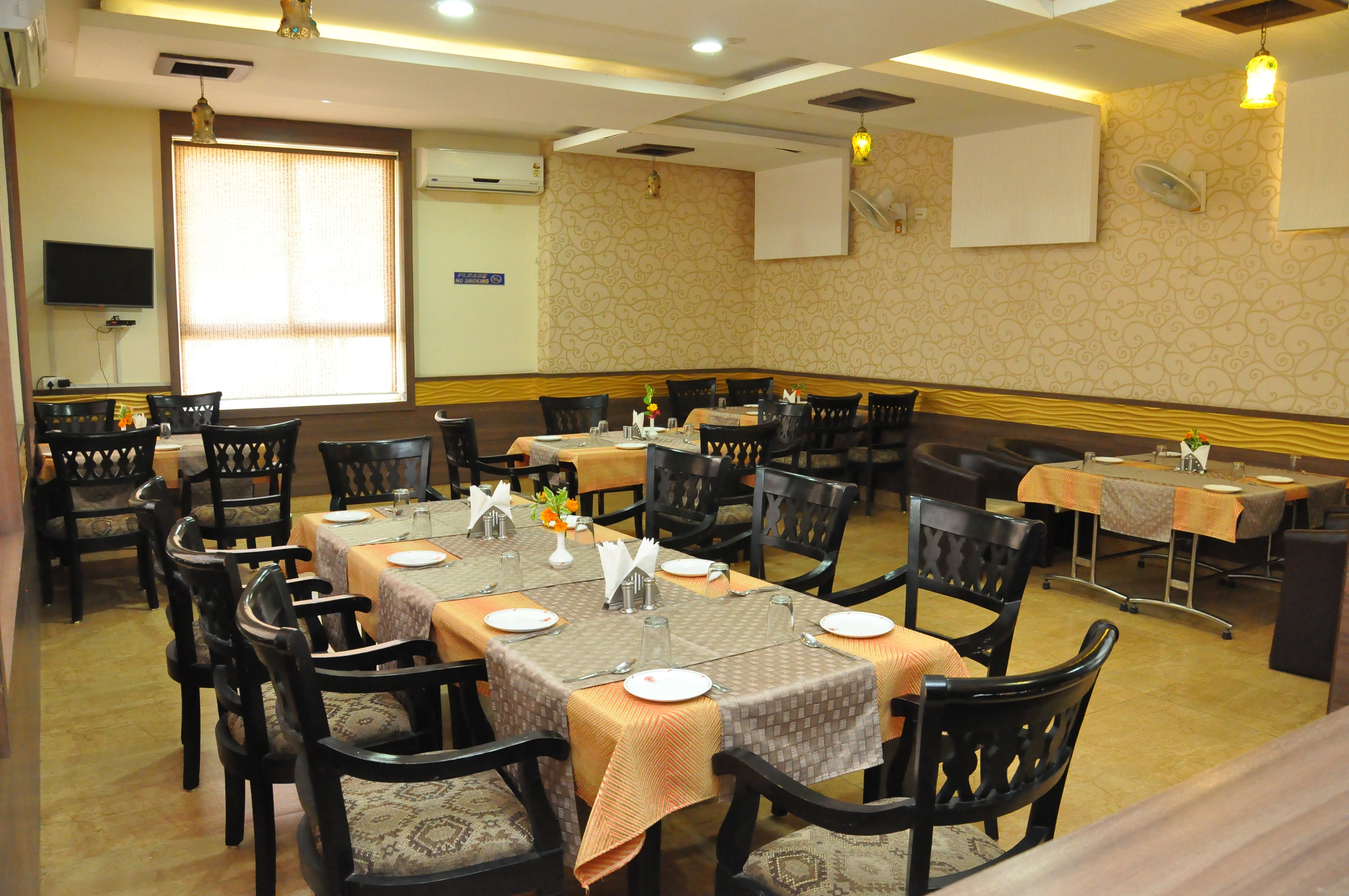MPT Jhankar, Khajuraho-官方