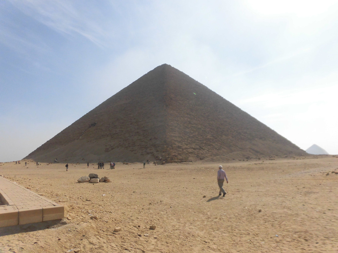 North Pyramid (Pirámide Roja)景点图片