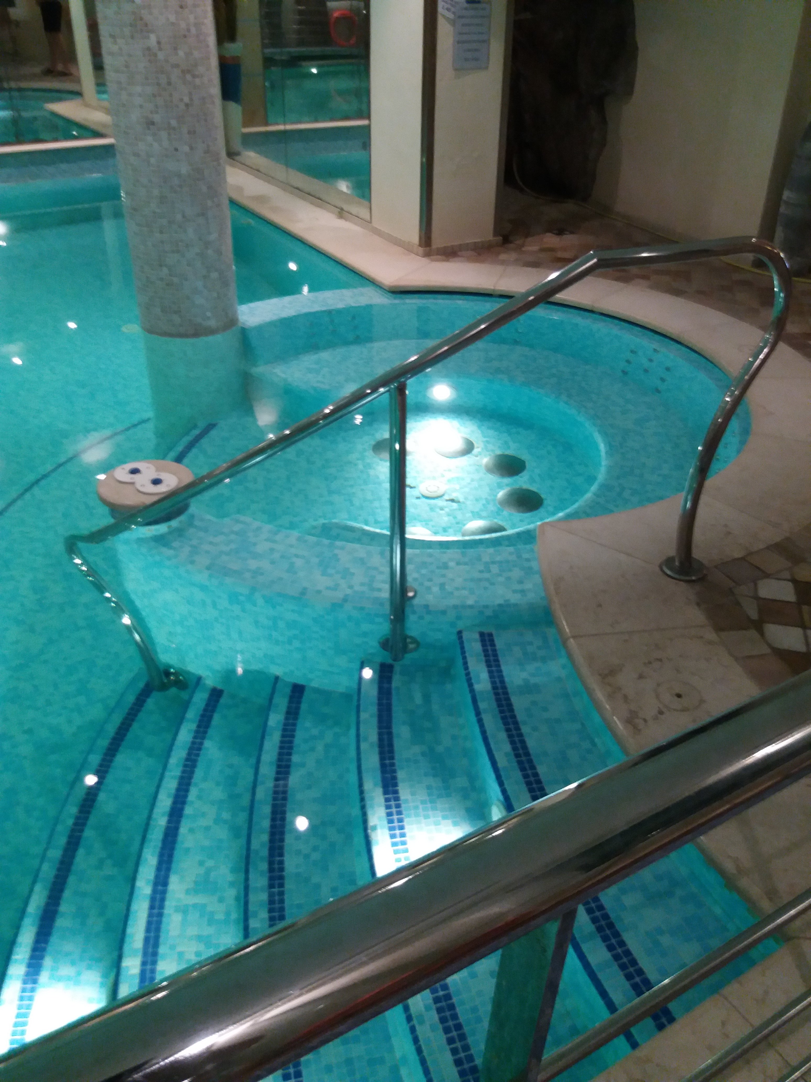 Alexander Hotel Alpine Wellness Dolomites-泳池