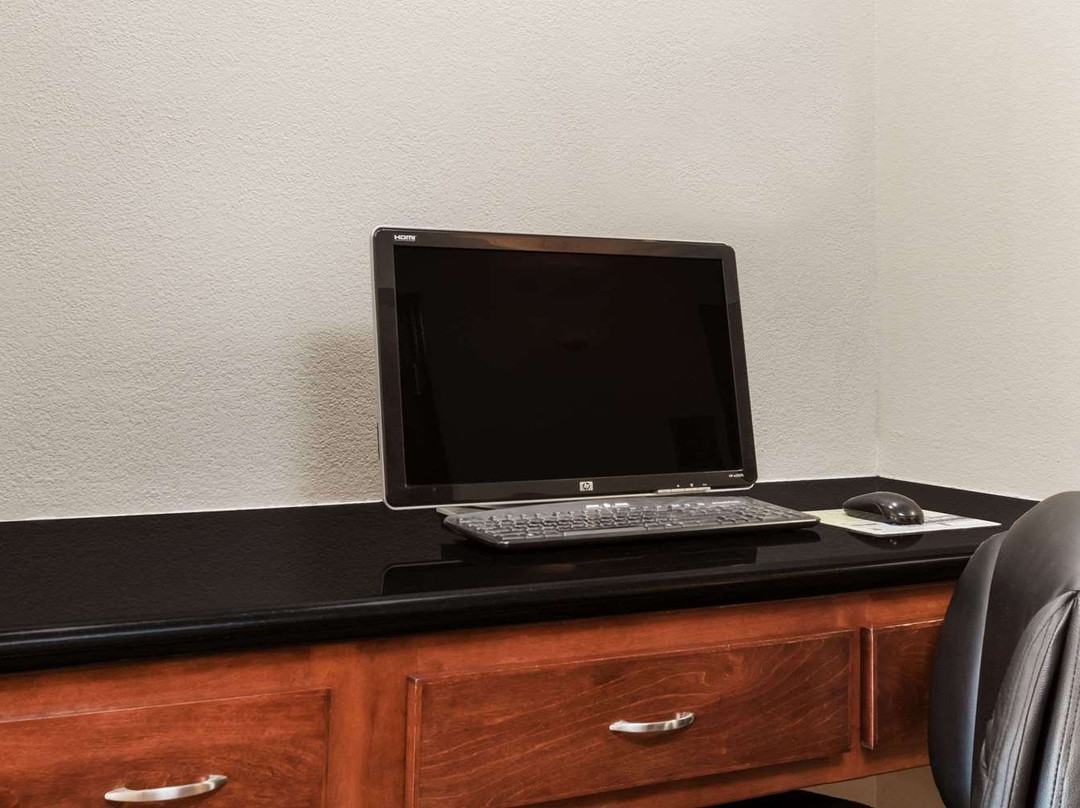 Days Inn & Suites by Wyndham Marquez主图