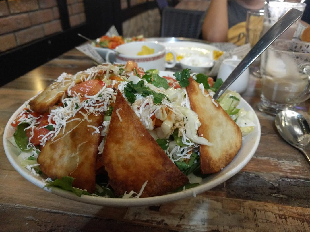 Katzrin餐馆和美食-Cafe Clara