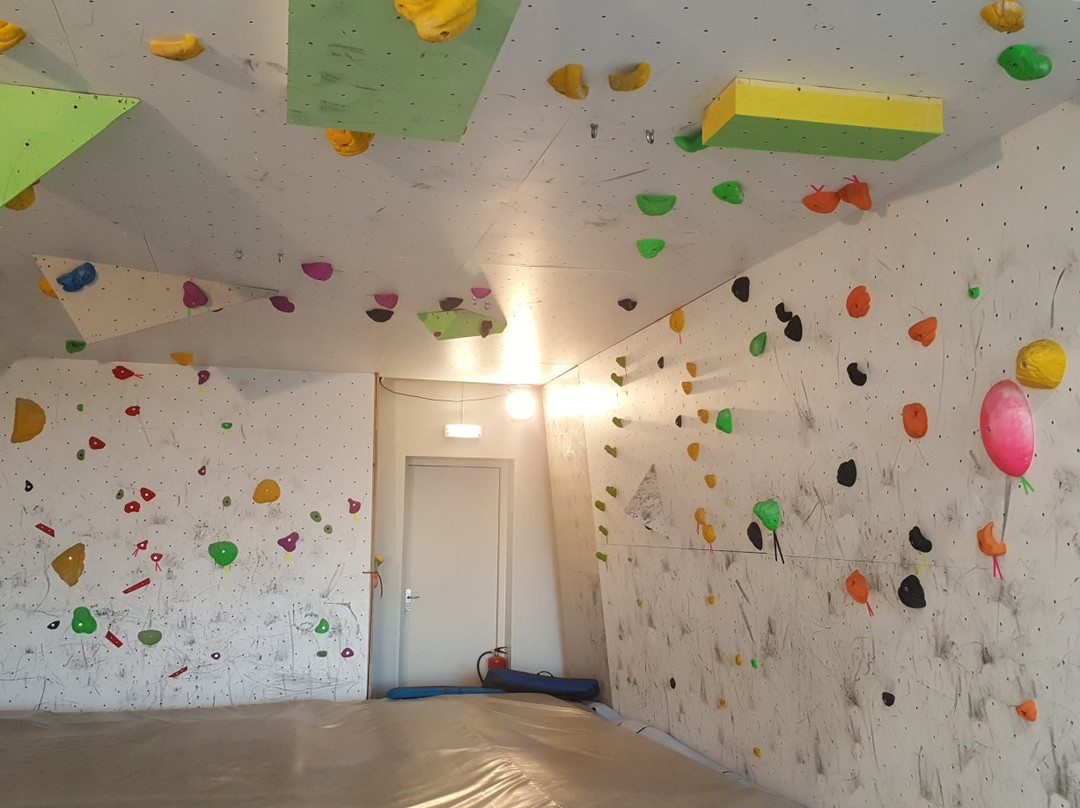 Husafell旅游景点-Smidjuloftid