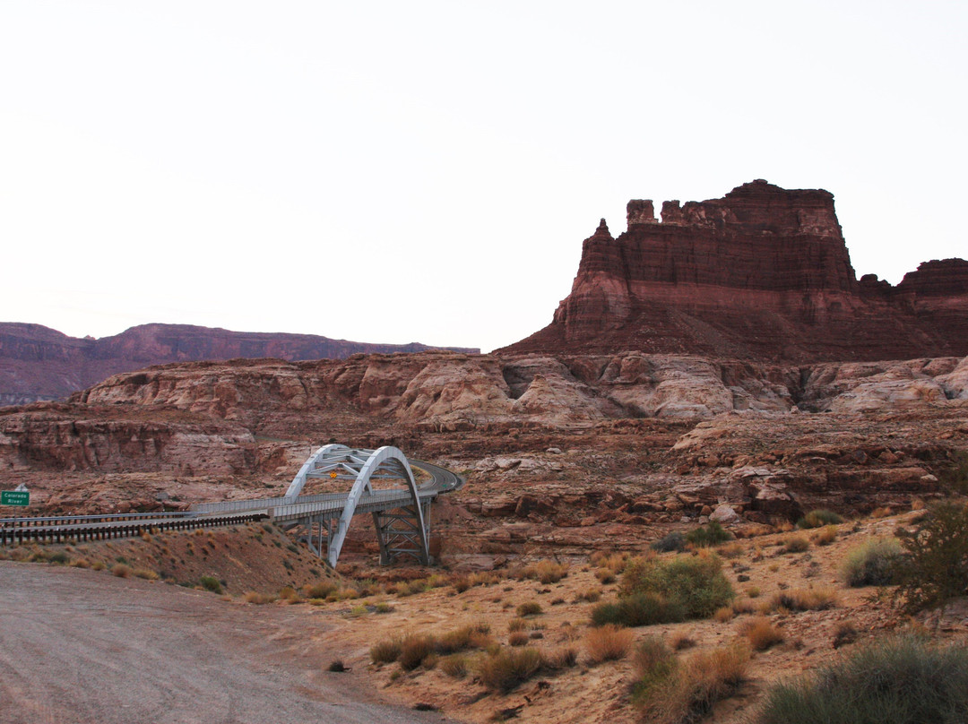 Hite Crossing Bridge-布兰丁必去景点