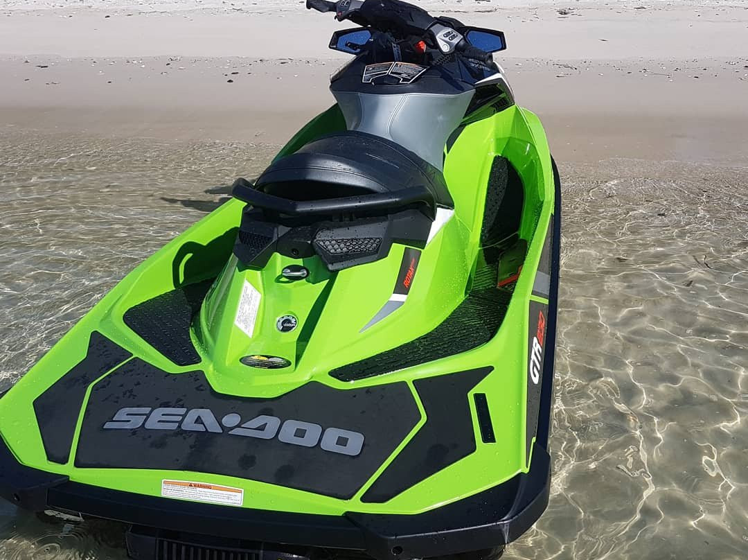 Play Hard Jet Ski Hire景点图片