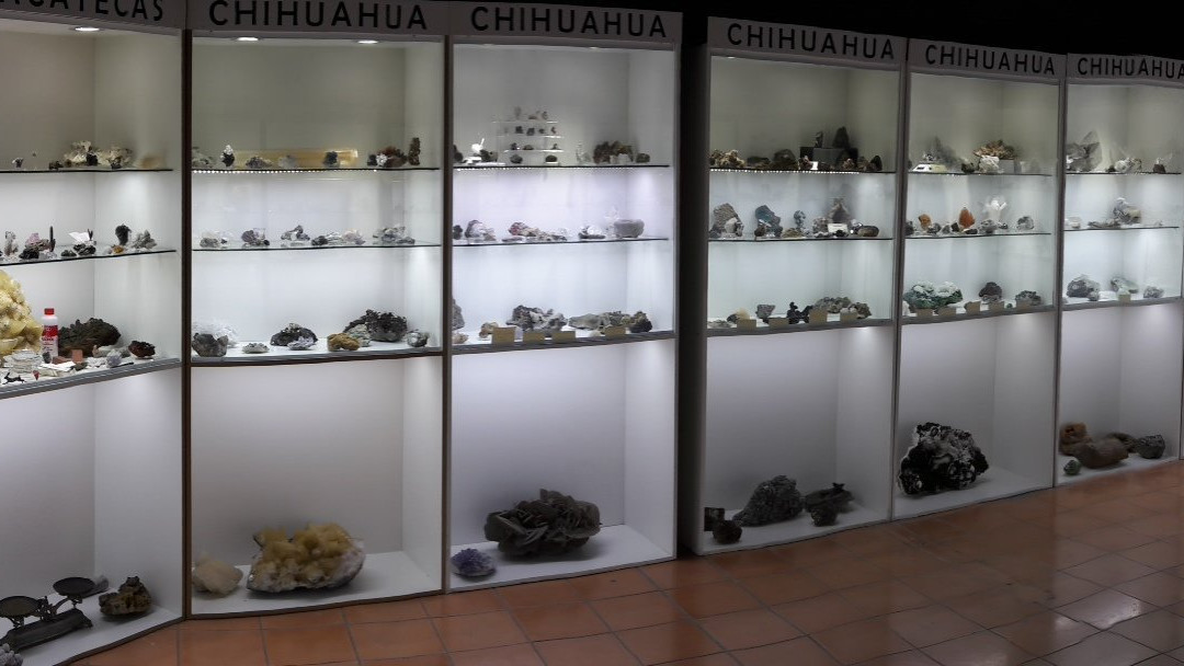 Museo De Minerales Jesus Salinas景点图片