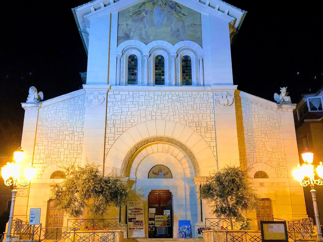 Chiesa parrocchiale di Regina Pacis-菲乌吉必去景点